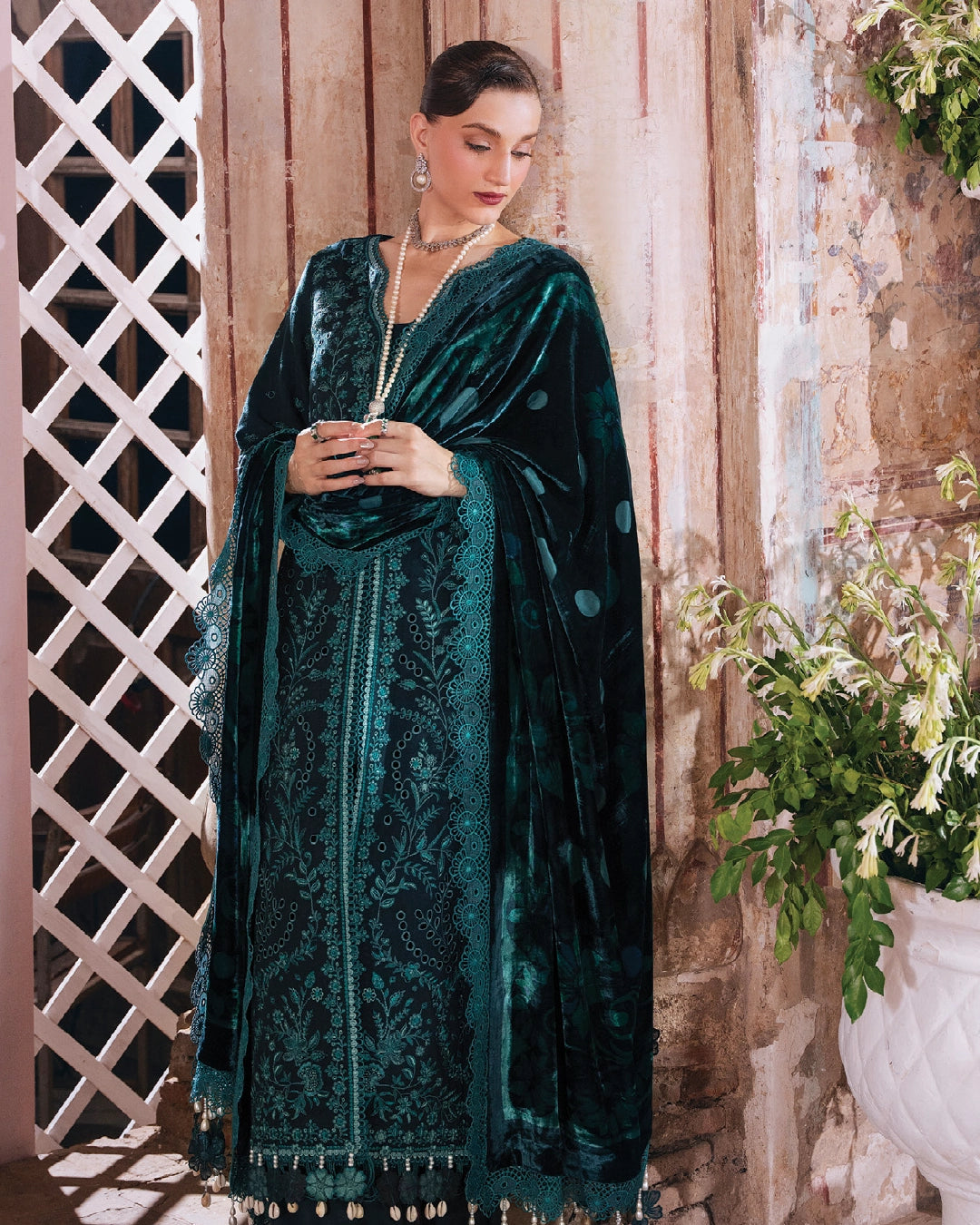 MAHNUR - AMELIA-LUXURY WINTER'26 D-06