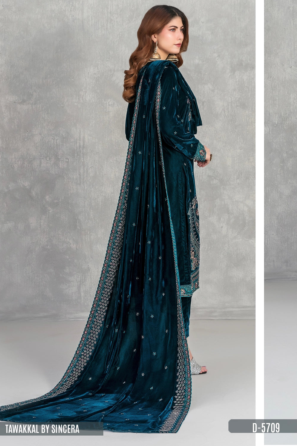 TAWAKKAL BY SINCERA VELVET D-5709